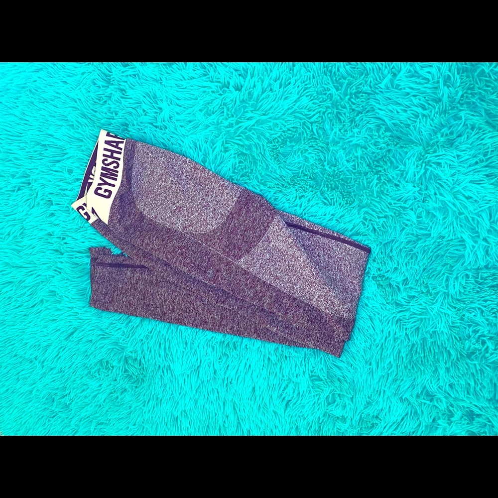 Gym shark leggings